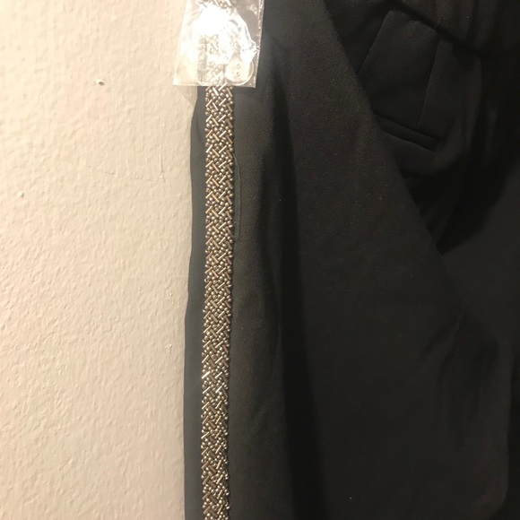 *NWT* Cute Pants With Chain trim on the Sides. Super Classy👌 - Picture 12 of 16